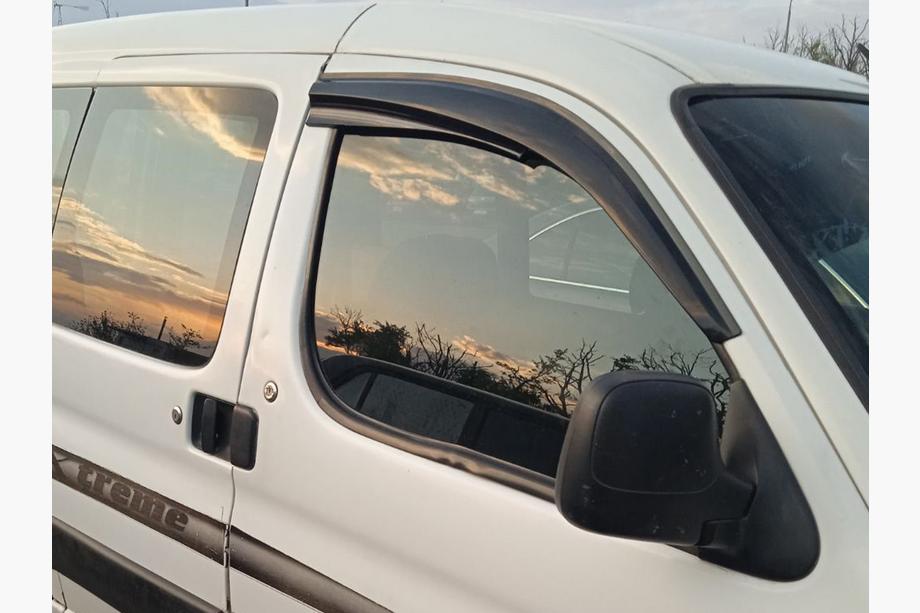 Citroen Berlingo 1996-2008 гг. Ветровики на окна (2 шт., Sunplex Sport) Image