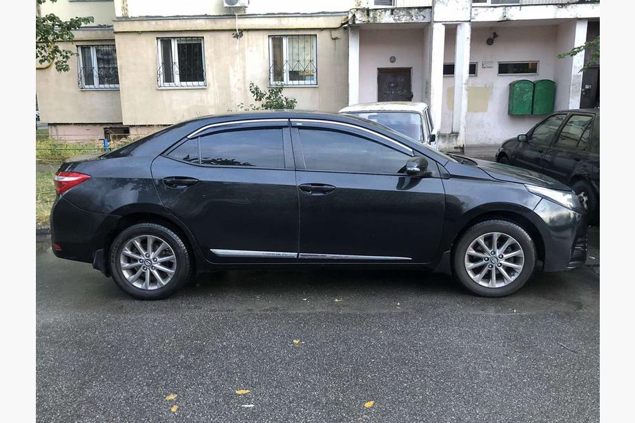 Toyota Corolla 2013-2019 гг. Ветровики с хромированным молдингом (4 шт, Niken) Image