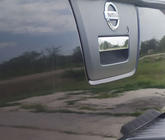 Nissan Navara 2006-2015 гг. Накладка на ручку багажника Нержавейка фото 2