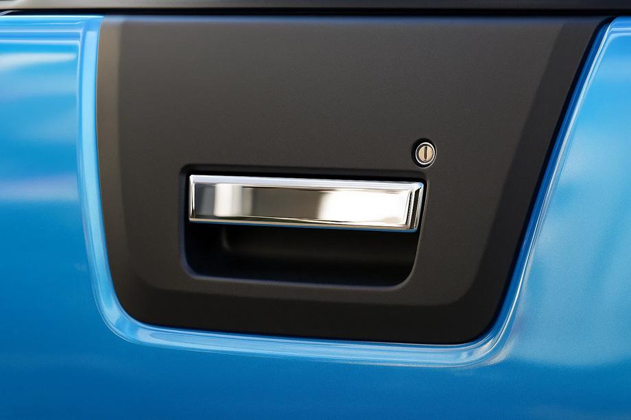 Nissan Navara 2006-2015 гг. Накладка на ручку багажника Нержавейка Image