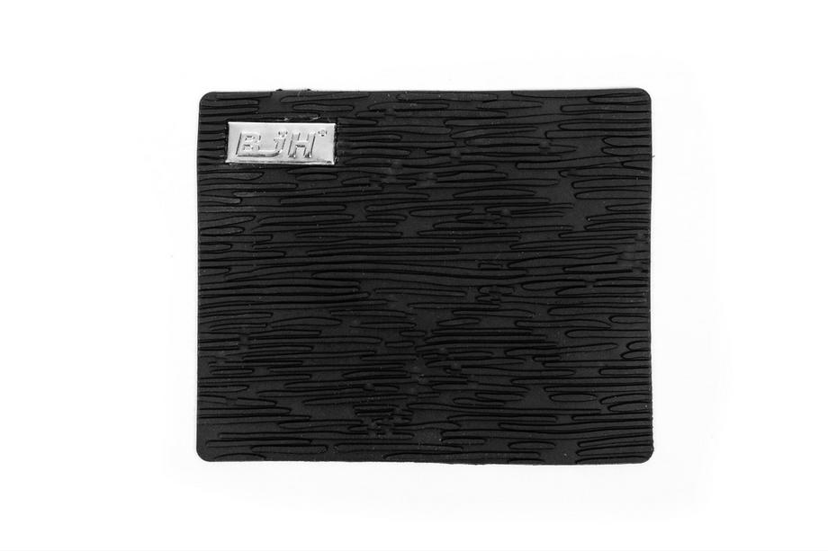 Противоскользящий коврик на торпедо 120x150 черный (BIH) Image