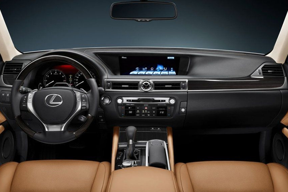 Обзор седана Lexus GS фото 5