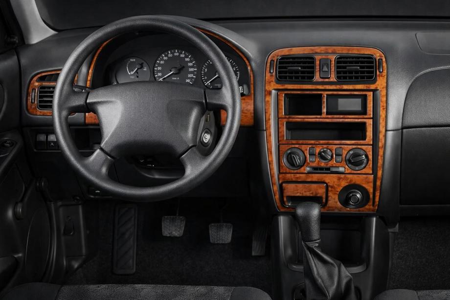 Mazda 626 1979-2002 гг. Накладки на Панель Приборов Карбон Image