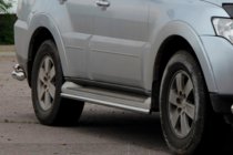 Mitsubishi Pajero Wagon III 1999-2006 гг. Боковые трубы под штатное крепление (2 шт., нержавейка) фото 4