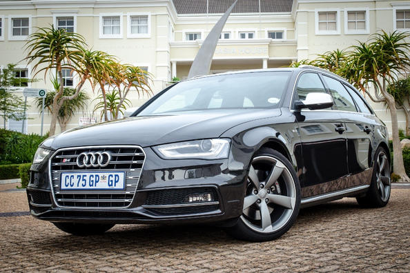 Обзор «заряженного» седана Audi S4