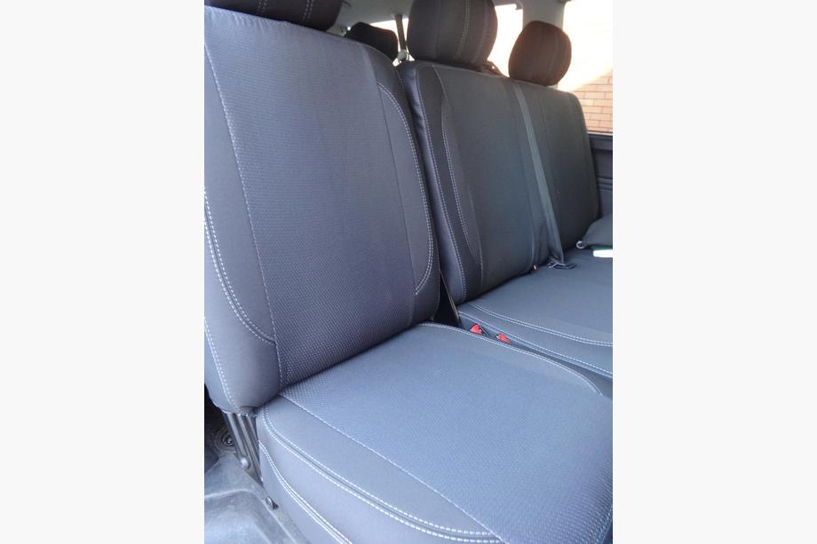 Volkswagen T5 2010-2015 гг. Авточехлы (Эко-кожа↗Ткань, Premium) Полный салон ↗ Передние сиденья (1↗1) Фото 8