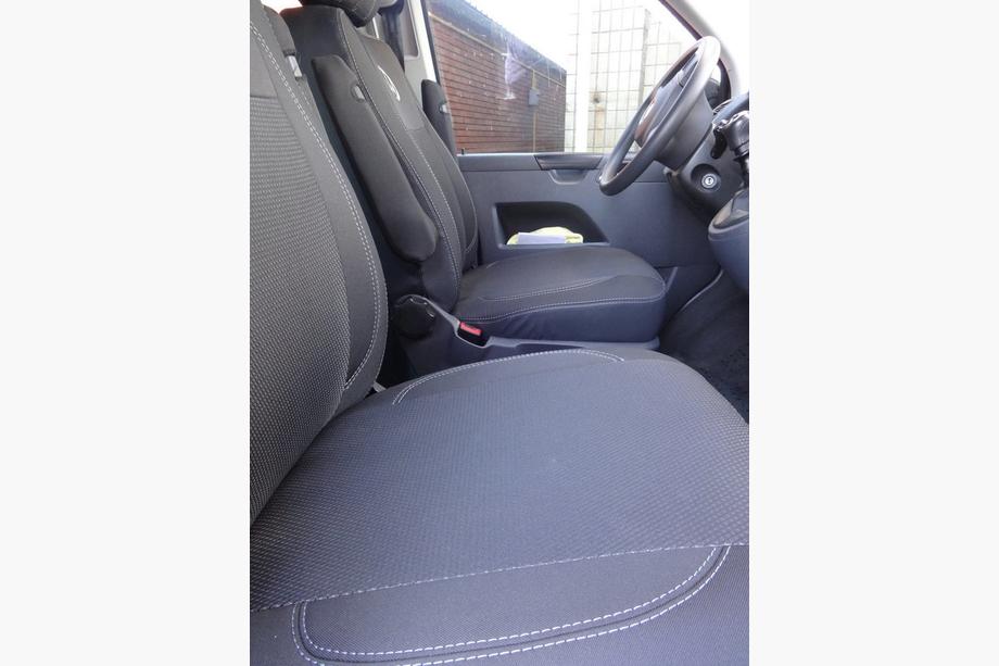 Volkswagen T5 2010-2015 гг. Авточехлы (Эко-кожа↗Ткань, Premium) Полный салон ↗ Передние сиденья (1↗1) Фото 10