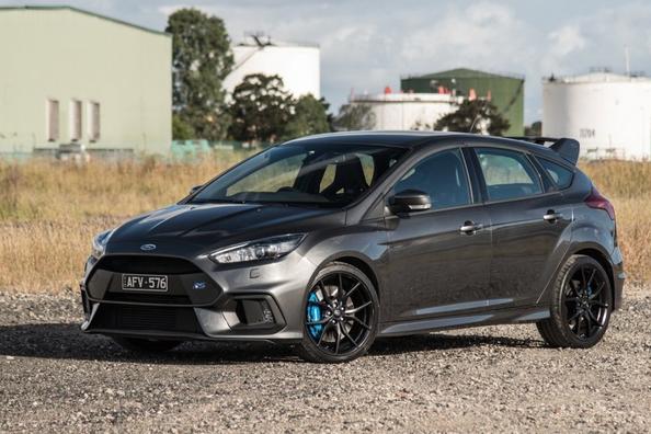 Обзор спортивной версии хэтчбека Ford Focus RS