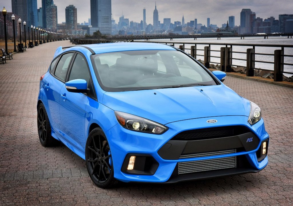 Обзор спортивной версии хэтчбека Ford Focus RS