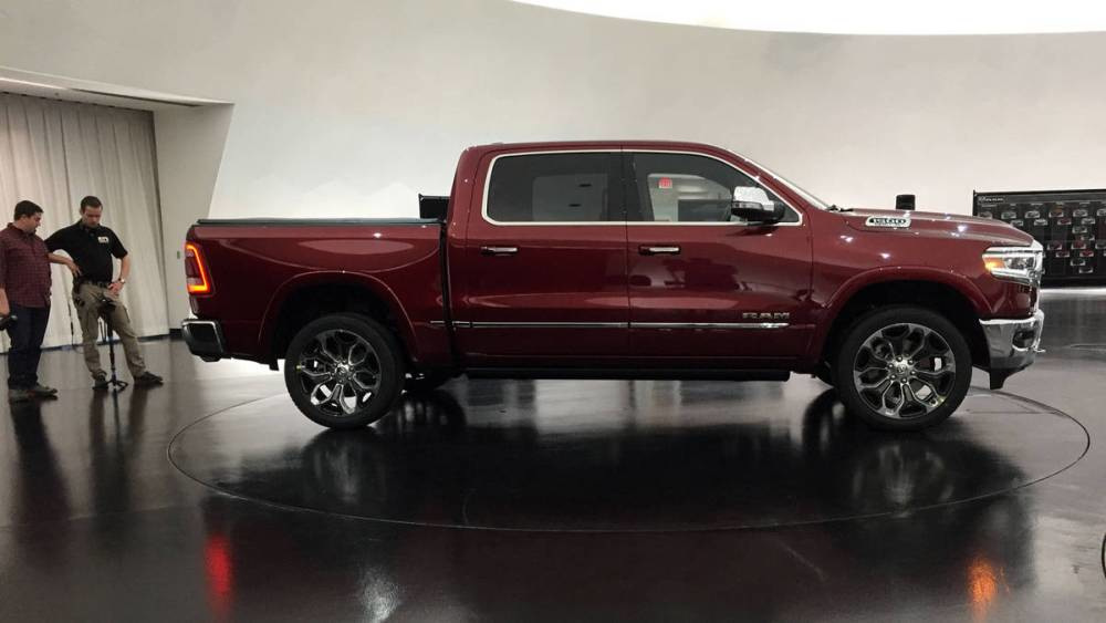 Брутальный и неповторимый: пикап Ram 1500 нового поколения