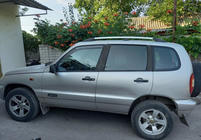 Chevrolet Niva 1998-2020 гг. Хромированные Рейлинги фото 2