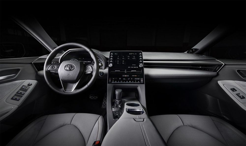 Флагманский седан Toyota Avalon 2018-го модельного года