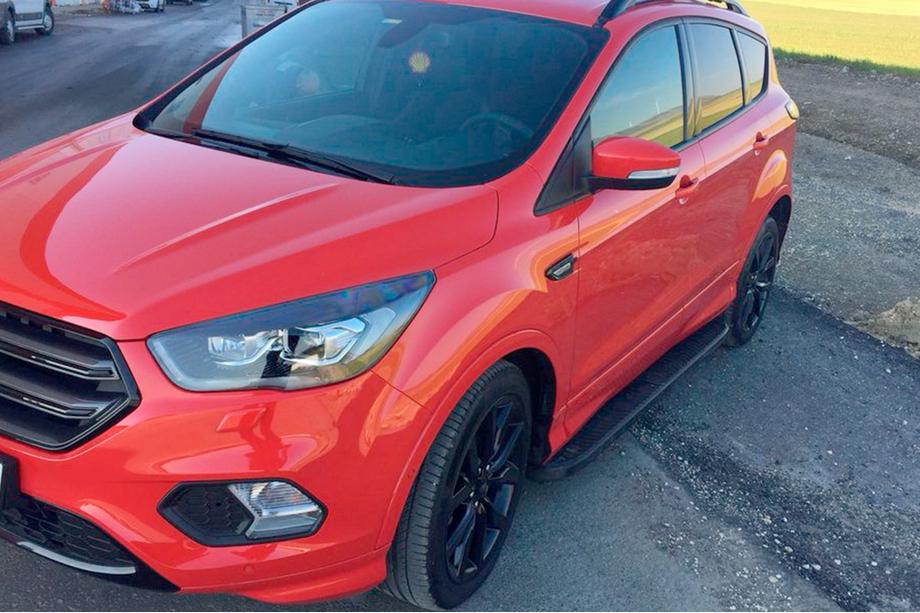 Ford Kuga/Escape 2013-2019 гг. Боковые Подножки Tayga Black (2 шт., Алюминий) Image