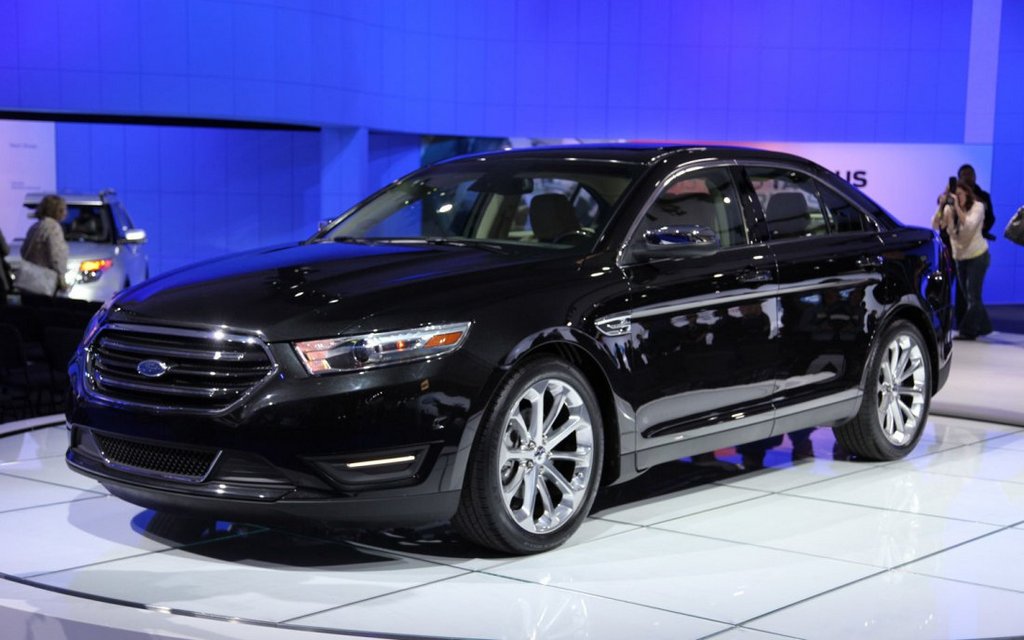 Обзор седана Ford Taurus 2013-го модельного года