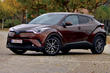 Компактный городской кроссовер Toyota C-HR фото 1