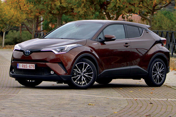 Компактный городской кроссовер Toyota C-HR