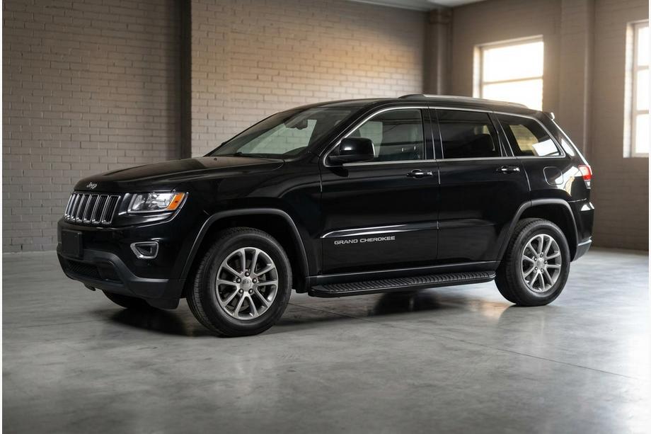 Jeep Grand Cherokee WK2 2010-2021 гг. Боковые Подножки Tayga Black (2 шт., Алюминий) Image