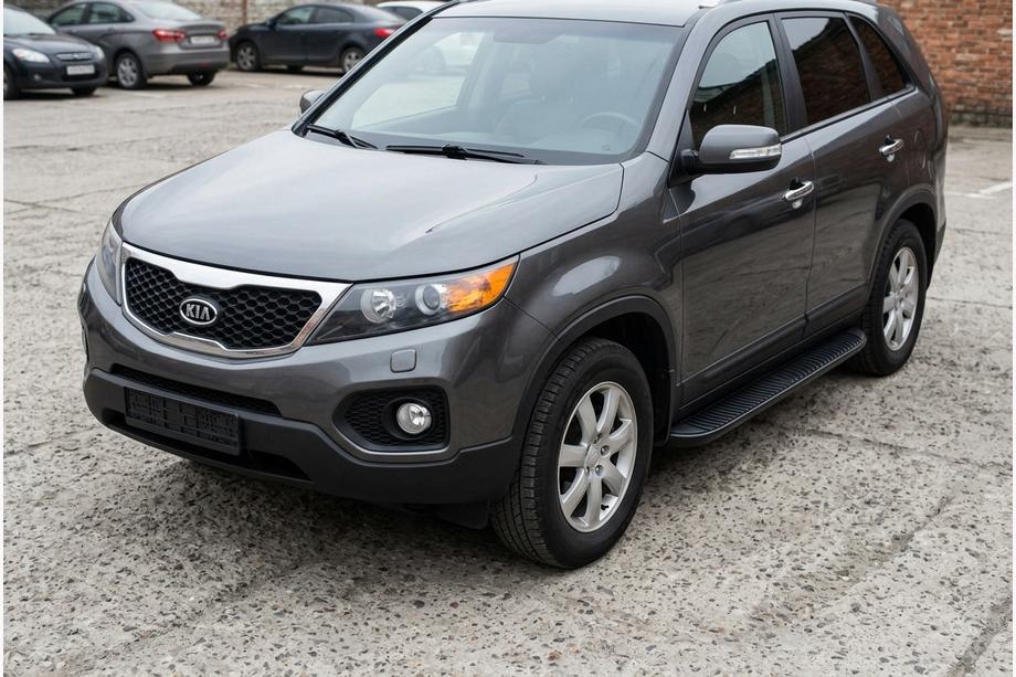 Kia Sorento II XM 2009-2014 гг. Боковые Подножки Tayga Black (2 шт., Алюминий) 2010-2013 Image