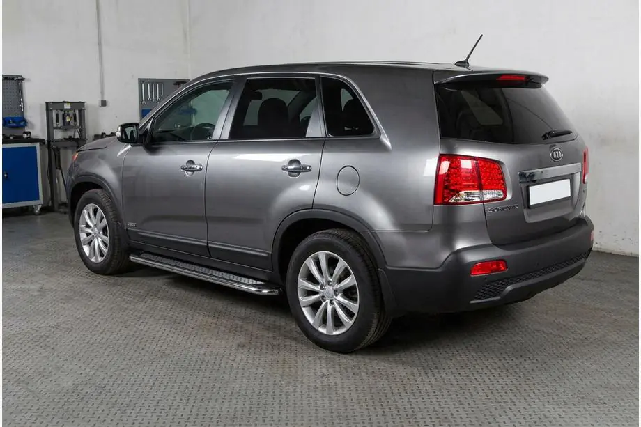 Kia Sorento II XM 2009-2014 гг. Боковые Подножки Maydos V2 (2 шт., Алюминий и Нержавейка) Image
