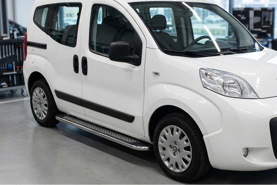 Peugeot Bipper 2008-2017 гг. Боковые Подножки Maydos V2 (2 шт., Алюминий и Нержавейка) Image