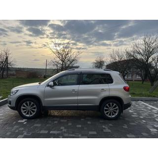 Ветровики с хромированным молдингом (4 шт, Niken) Volkswagen Tiguan 2007-2016 гг. фото 4
