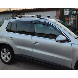 Ветровики с хромированным молдингом (4 шт, Niken) Volkswagen Tiguan 2007-2016 гг. фото 2