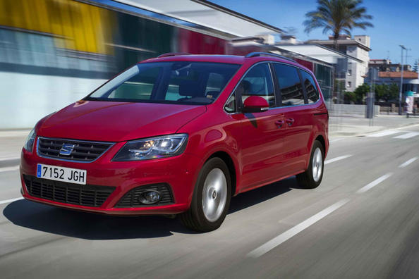 Обзор минивэна Seat Alhambra фото 8