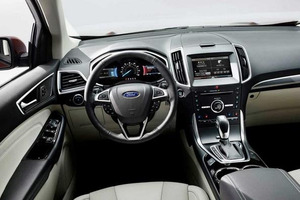 Кроссовер Ford Edge второй генерации фото 4