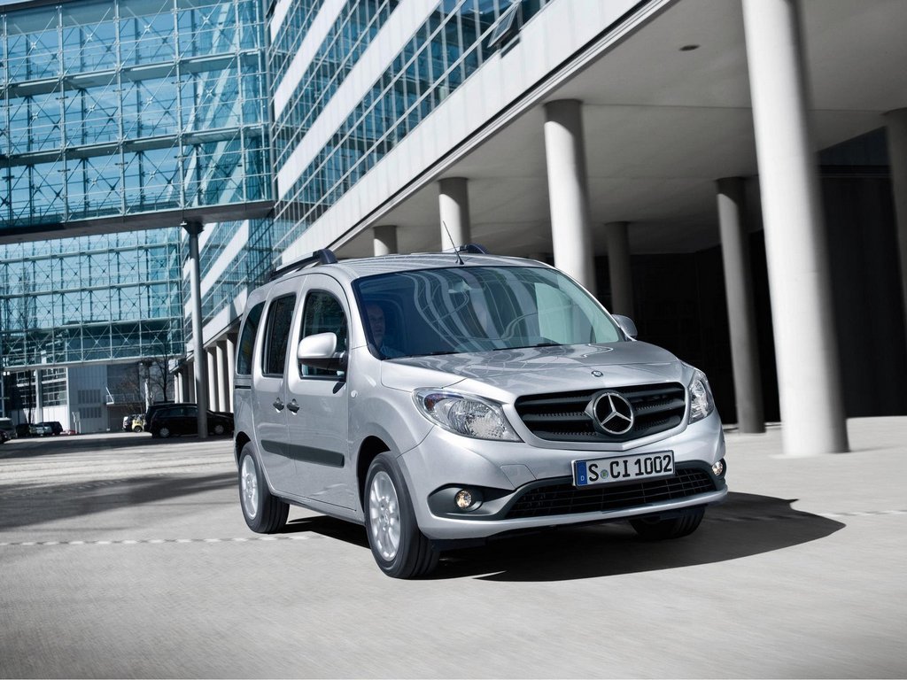 Обзор компактного минивэна Mercedes-Benz Citan