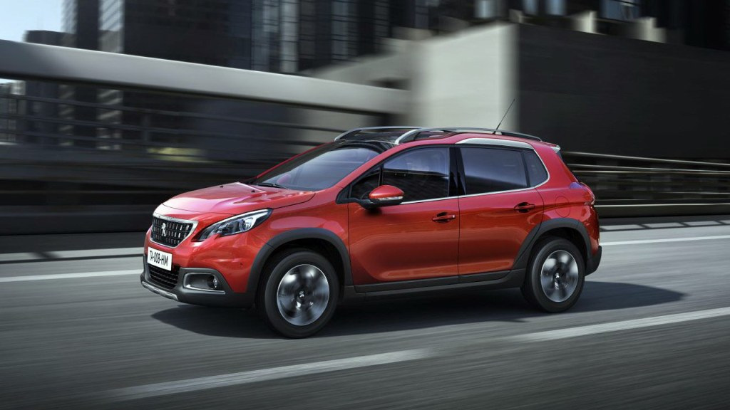 Обзор компактного кроссовера Peugeot 2008