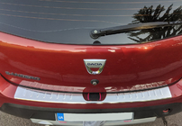Dacia Sandero 2007-2013 гг. Накладка на задний бампер Carmos V1 Нержавейка фото 1