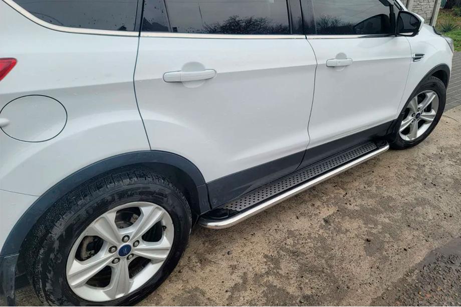 Ford Kuga/Escape 2013-2019 гг. Боковые Подножки Maydos V2 (2 шт., Алюминий + Нержавейка) Image