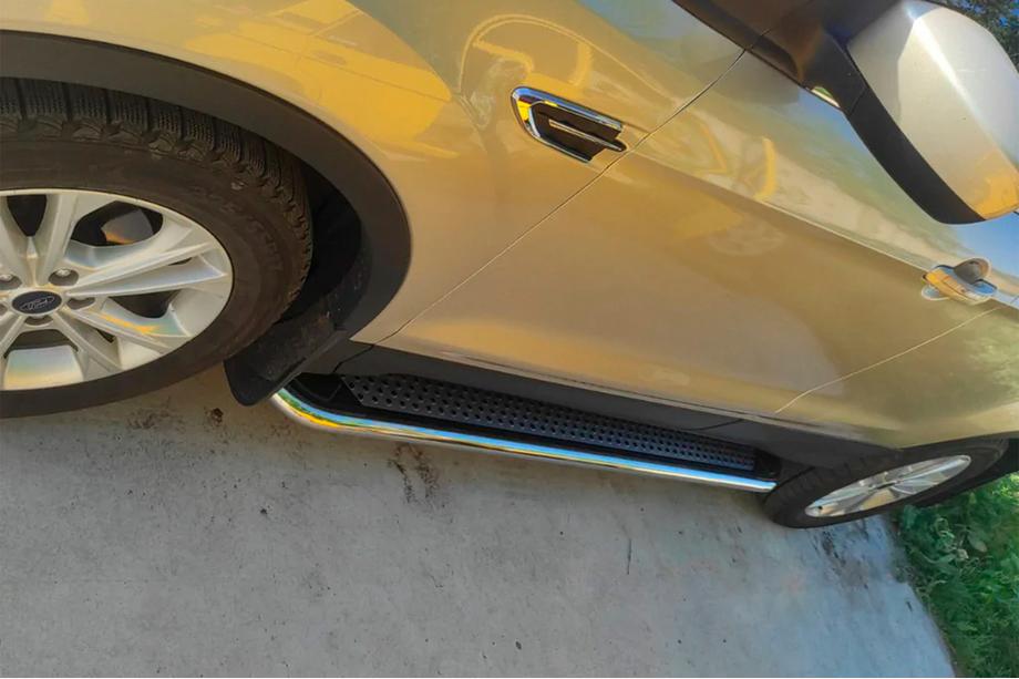 Ford Kuga/Escape 2013-2019 гг. Боковые Подножки Maydos V2 (2 шт., Алюминий + Нержавейка) С черной накладкой на дверях Фото 10