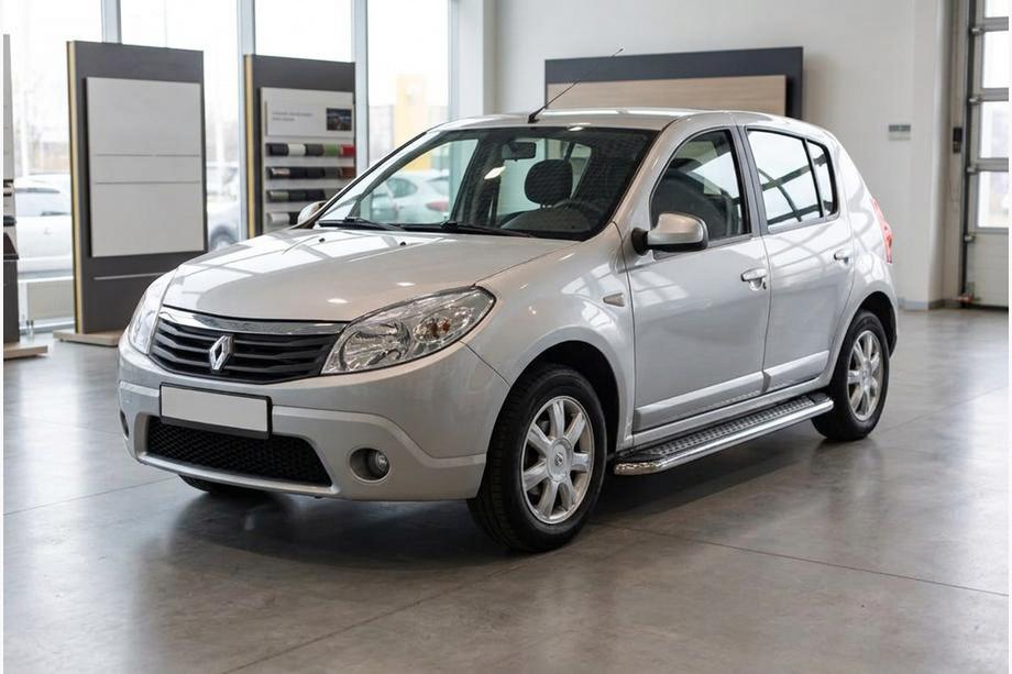 Renault Sandero 2007-2013 гг. Боковые Подножки Maydos V2 (2 шт., Алюминий и Нержавейка) Image