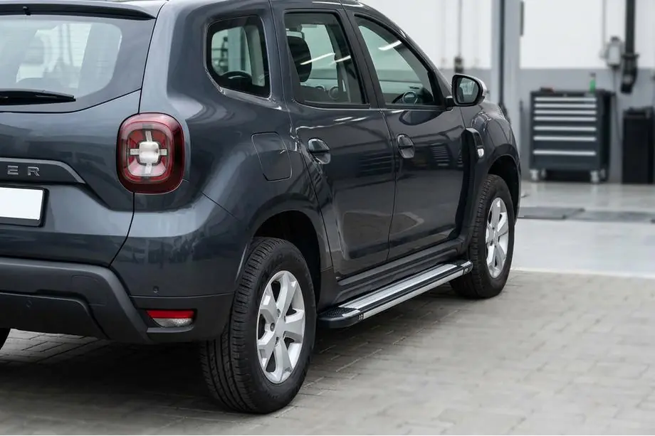 Renault Duster 2018-2024 гг. Боковые Подножки Rainbow (2 шт., Алюминий) Image
