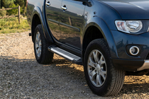Fiat Fullback 2016- гг. Боковые Подножки Line (2 шт., Алюминий) фото 1