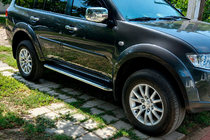 Fiat Fullback 2016- гг. Боковые Подножки Maydos V2 (2 шт., Алюминий и Нержавейка) фото 7
