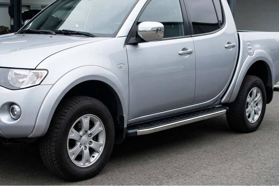 Fiat Fullback 2016- гг. Боковые Подножки BlackLine (2 шт, Алюминий) Image