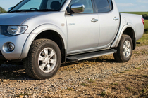 Fiat Fullback 2016- гг. Боковые Подножки Maya V1 (2 шт., Алюминий) фото 1