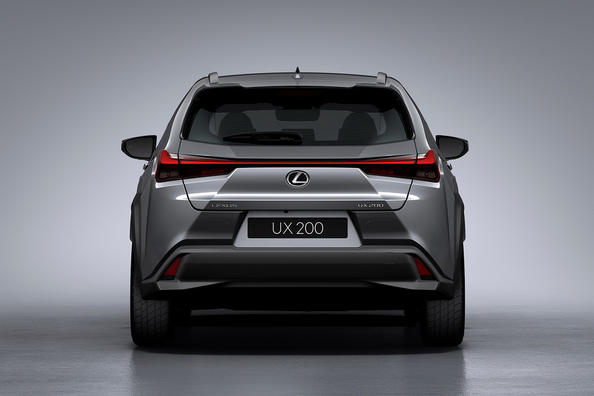 Компактный кроссовер Lexus UX 200 фото 3