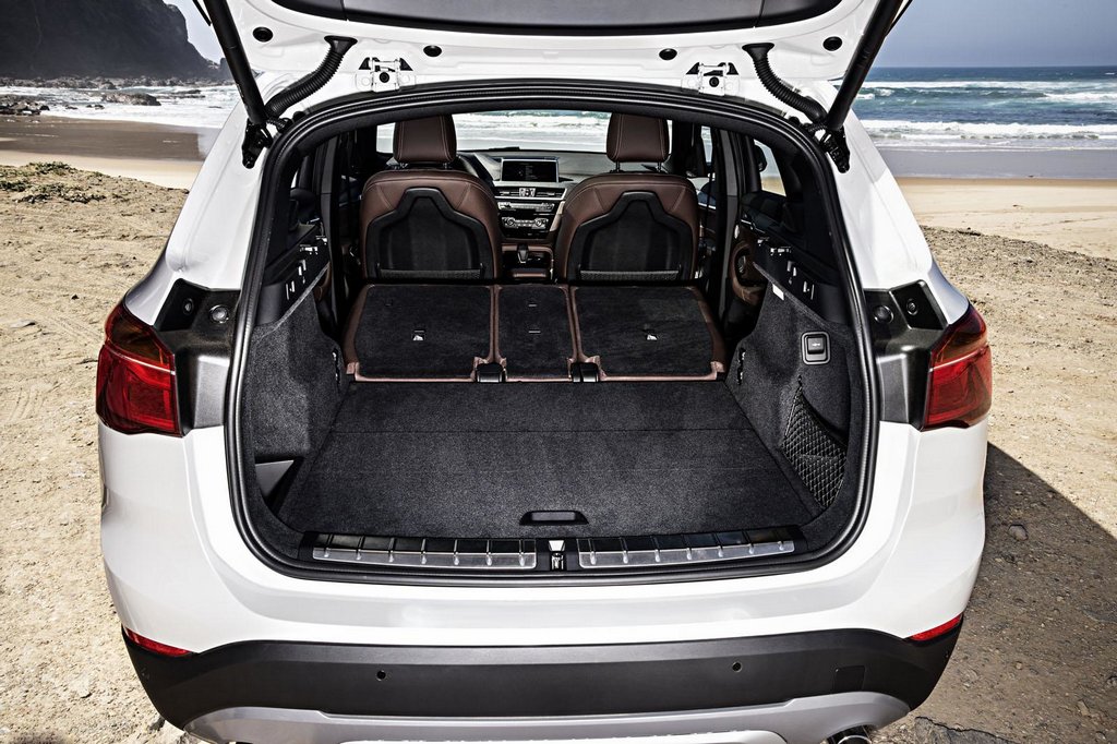 Второе поколение BMW X1