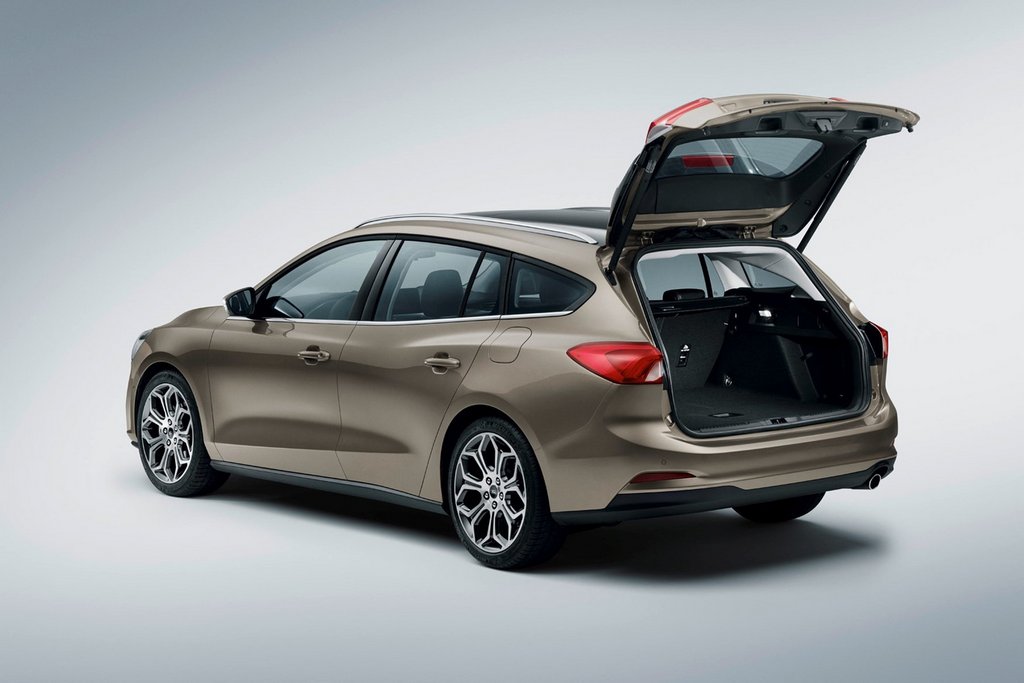 Универсал Ford Focus SW четвертого поколения
