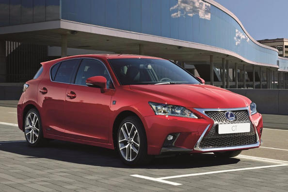 Гибридный хэтчбек Lexus CT 200h