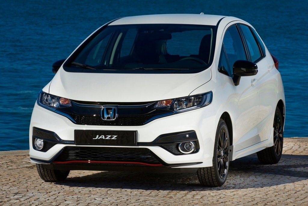 Обзор обновленного компактного хэтчбека Honda Jazz