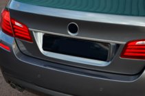 BMW 5 серия F10/F11 2010–2016 гг. Накладка SD из нержавеющей стали над номером фото 5