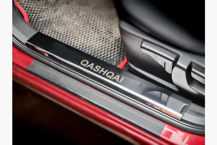 Nissan Qashqai 2010-2014 гг. Накладки на пластиковые пороги нержавейка (4 шт) Image