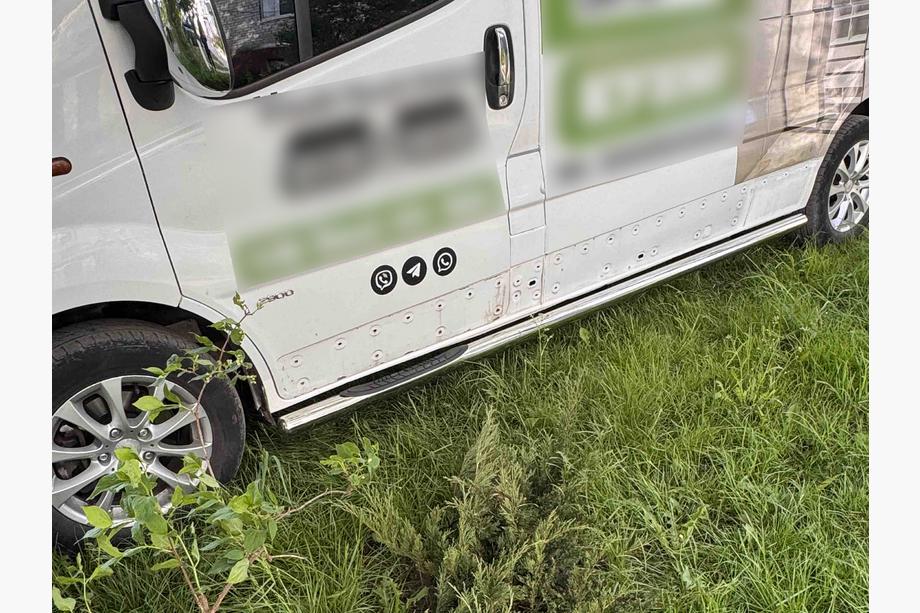 Nissan NV300/Primastar 2016- гг. Боковые трубы (2 шт., нержавейка) 70 мм, короткая база Фото 6