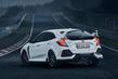 Пятое поколение горячего хэтчбека Honda Civic Type R фото 2