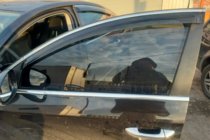 Volkswagen Passat B6 2006-2012 гг. Ветровики с хромированным молдингом SD (4 шт, HIC) фото 7