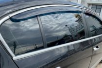 Volkswagen Passat B6 2006-2012 гг. Ветровики с хромированным молдингом SD (4 шт, HIC) фото 4